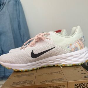 Nike Revolution 6 Next Nature Premium women’s runn shoes